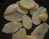 Foto del paso 2 de la receta: Marineras de papa (rellena con jamón y queso)