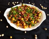 A picture of step 3 of Thai chana salad.