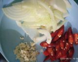 Foto langkah ke 2 dari resep Kerang Dara Pedas Asam.