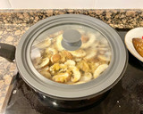 Foto del paso 4 de la receta: Muslitos de pollo con champiñones