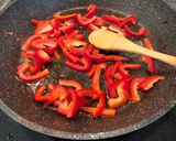 Foto del paso 4 de la receta: Macarrones con lomo y espárragos