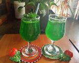 A picture of step 3 of Grinch's lemonade 🍋.