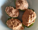 Foto del paso 3 de la receta: Aguacates rellenos de atún y huevo