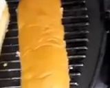A picture of step 4 of Long bun sandwich.