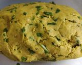 A picture of step 2 of Jowar methi thepla.