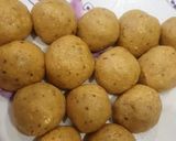 A picture of step 3 of Besan ladoo.