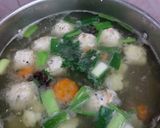 Foto langkah ke 5 dari resep Sop Bakso Rambutan.