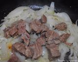 A picture of step 3 of Apple-apricot lamb stew.