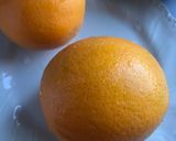 Foto del paso 2 de la receta Macedonia de fresas en zumo de naranja, con sal y sin azúcar. Fuerza contra el virus!!
