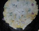 A picture of step 2 of Mooli paratha.