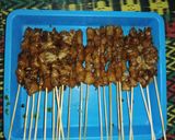 Foto langkah ke 4 dari resep Sate Ayam Rempah Manis dan Simple.