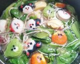 Foto langkah ke 4 dari resep Shabu-shabu / steamboat cedea cartoon anak.