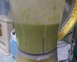 Foto langkah ke 4 dari resep Smoothie Alpukat Pisang Gurih Tanpa Susu.
