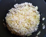 Foto del passaggio 2 della ricetta Risotto con piselli freschi