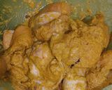 Foto langkah ke 2 dari resep Ayam Goreng Kuning tanpa ungkep.