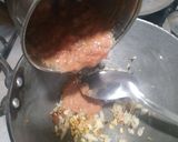 A picture of step 2 of Lahsuni palak.