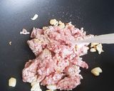 รูปขั้นตอนการทำที่ 3 ของ หมูสับผัดไข่เค็ม