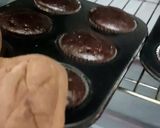 A picture of step 7 of Buttercream Chocolate Cupcakes.