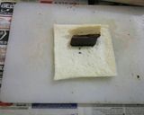 Foto langkah ke 5 dari resep Risol Coklat.