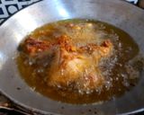 Foto langkah ke 3 dari resep Ayam goreng bawang putih.