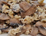 Foto del paso 5 de la receta: Revuelto de champiñones y calabacín