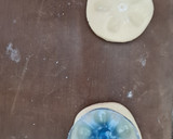 Foto del paso 4 de la receta: Galletas de miel económicas y con cortantes caseros 🍯