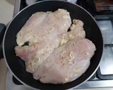 Foto del paso 4 de la receta: Pechuga de pollo a la mostaza