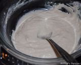 A picture of step 4 of Pan fried Naan.