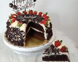 Foto langkah ke 10 dari resep Kue Ulang Tahun Sederhana (Simple Birthday Cake).