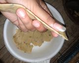Foto langkah ke 4 dari resep Krupuk Bawang Simpel.