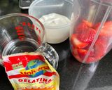 Foto del paso 1 de la receta: Mousse de fresa con yogurt