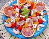 Foto del paso 2 de la receta: Ensalada primavera 🪻🌷🏵️🌈 pasta de lenteja roja y 🦐🍊🥭🍅🧀