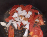 Foto del paso 3 de la receta: Arroz rojo con pollo y mariscos