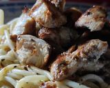 Foto langkah ke 5 dari resep Spaghetti Aglio e Olio dengan Italian herbs chicken grill.