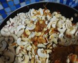 A picture of step 4 of Raw Cashew Curry.