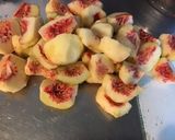 Une image de l'étape 2 de Tarte renversée aux pêches blanches du jardin pâte brisée à la pomme.