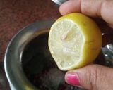 A picture of step 2 of Pomogranate juice.