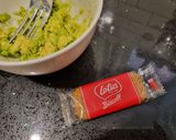 รูปขั้นตอนการทำที่ 2 ของ ดิปอะโวคาโดบิสกิต Lotus Biscoff