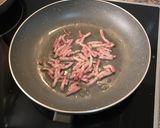 Foto del paso 1 de la receta: Pasta cremosa de bacon y champiñones (estilo risotto)