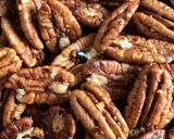 Foto del paso 4 de la receta: Pecanas con hojuelas de chile y piloncillo