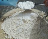 Foto langkah ke 7 dari resep Bolu Pisang Kismis.
