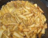Foto del paso 3 de la receta Patatas fritas clásicas (bastones crujientes)