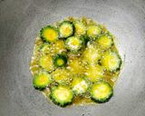 উচ্ছে দিয়ে মটর ডাল (ucche diye matar dal recipe in Bengali) রেসিপির ধাপ 3 ছবি