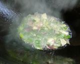 Foto del paso 2 de la receta: Salteado de verduras y pollo al wok