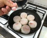 Foto del paso 5 de la receta: Judías verdes con patatas, aderezo VIDALIM y medallones de merluza a la plancha
