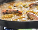 Foto del paso 8 de la receta: Arroz con gambones en paella