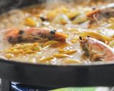 A picture of step 8 of Paella with Prawns.