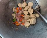 Foto langkah ke 2 dari resep Tumis Jamur Tiram Bakso.