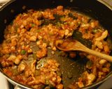 A picture of step 3 of Japanese Style Ketchup Chicken Rice.