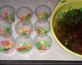Foto langkah ke 1 dari resep Puding susu mozaik.